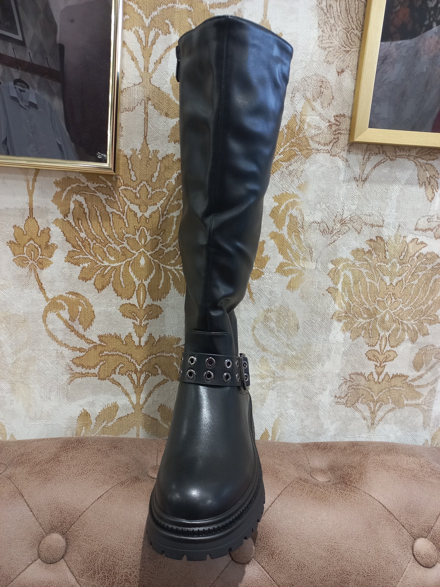 Bota plana caña alta