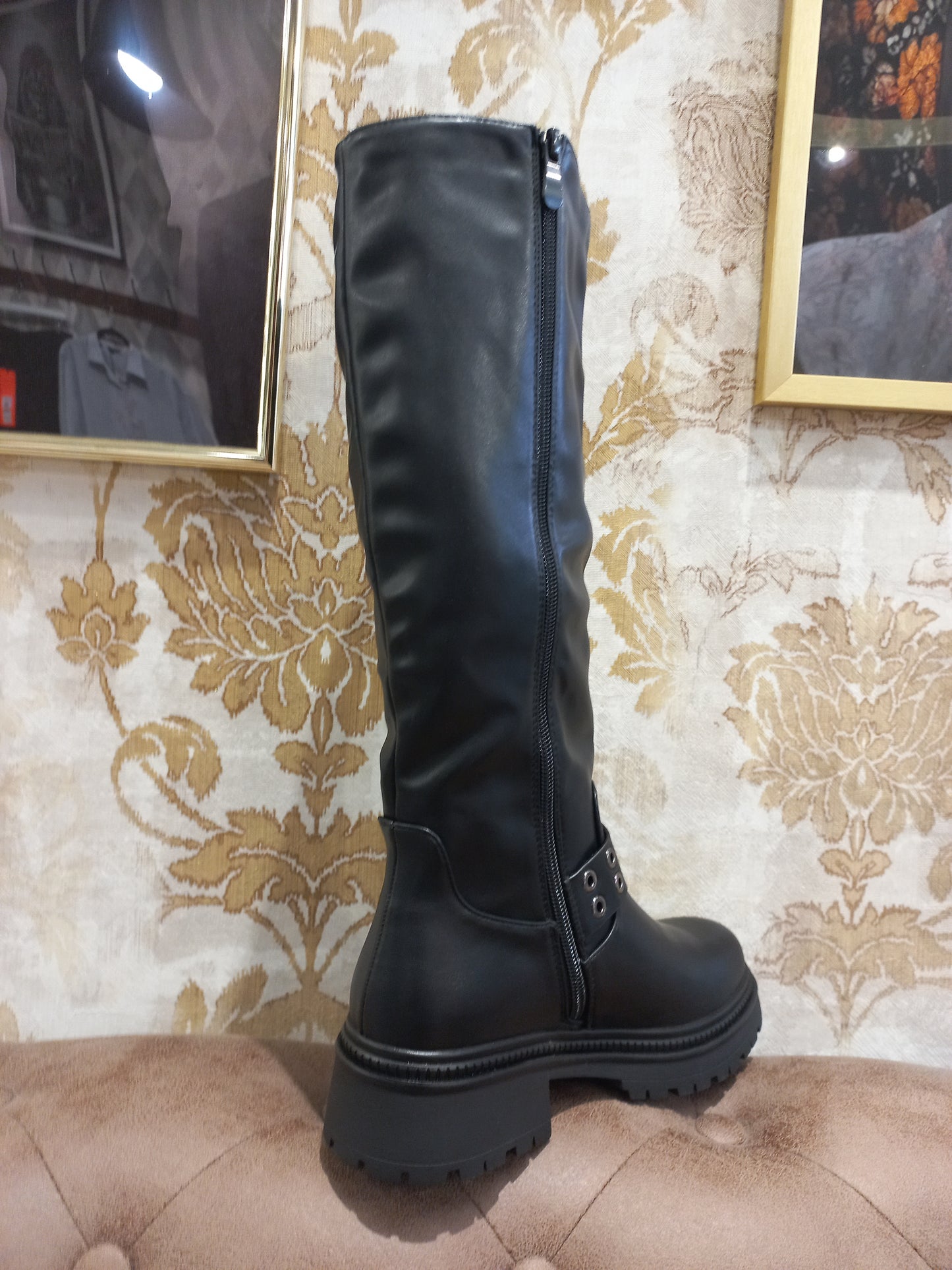 Bota plana caña alta