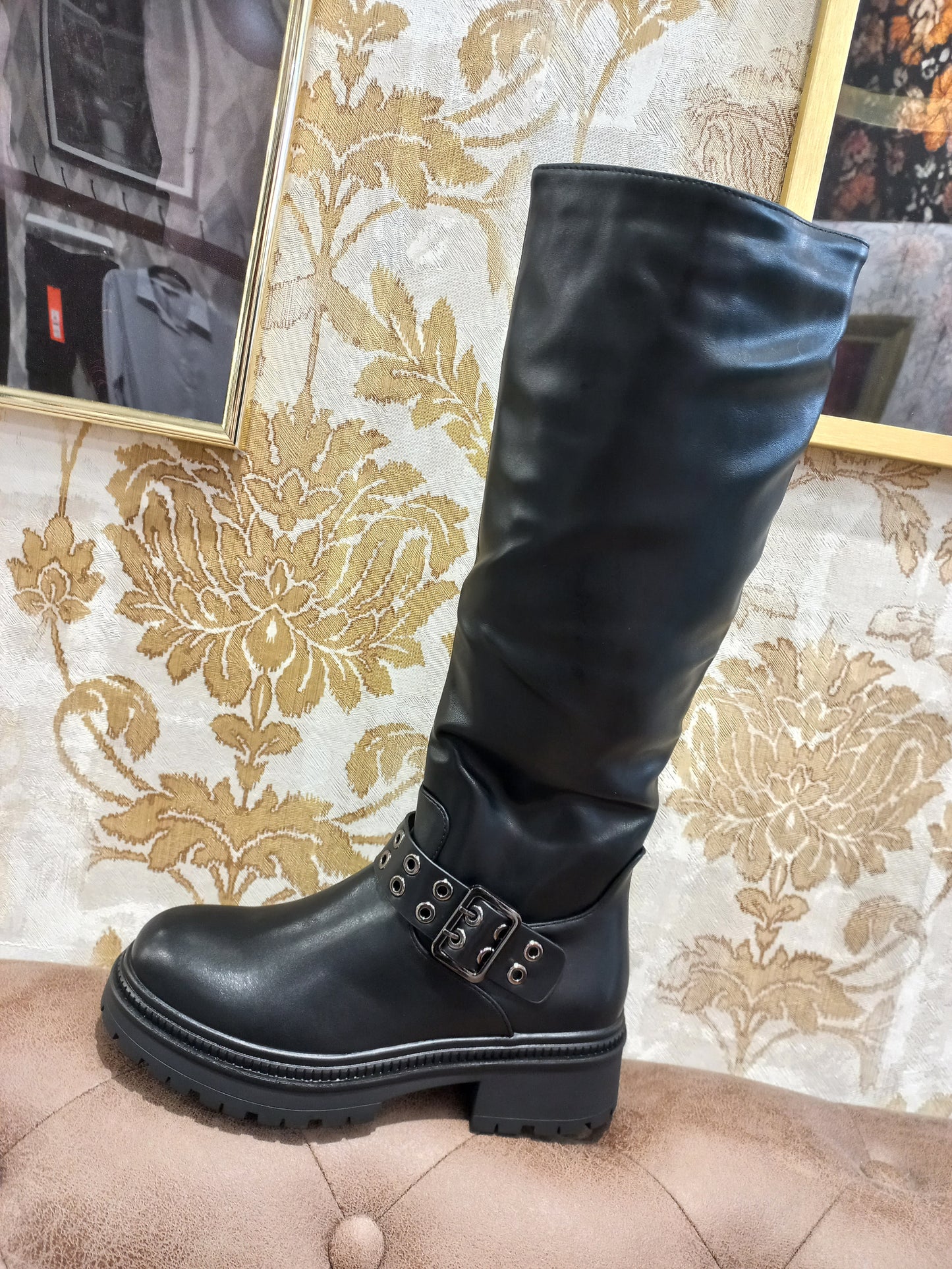 Bota plana caña alta