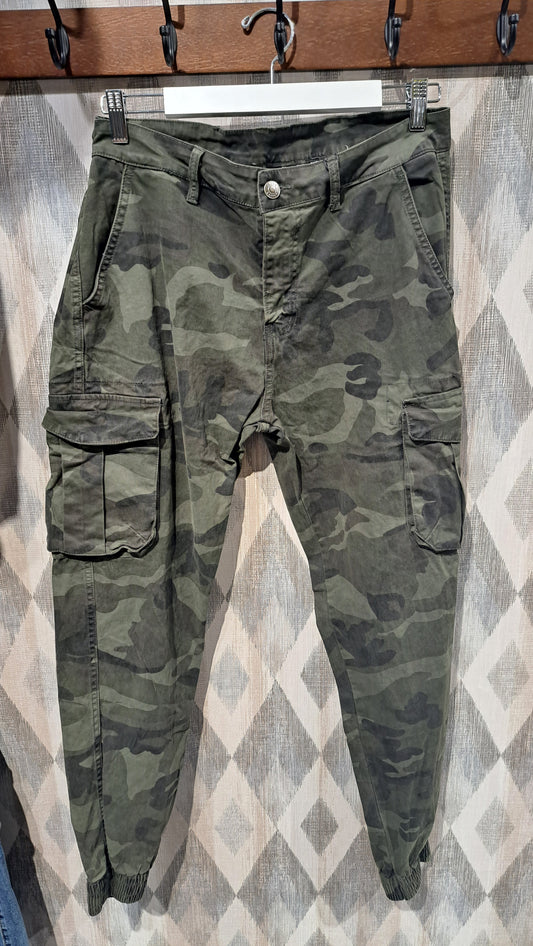 Pantalon cargo camuflaje