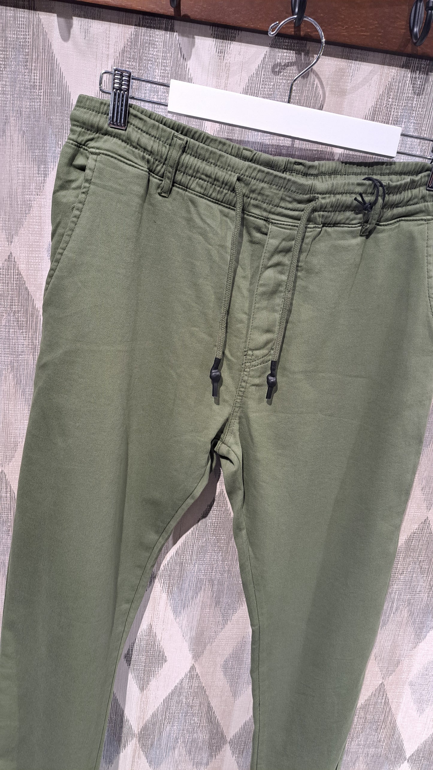 Pantalon con cintura elastica