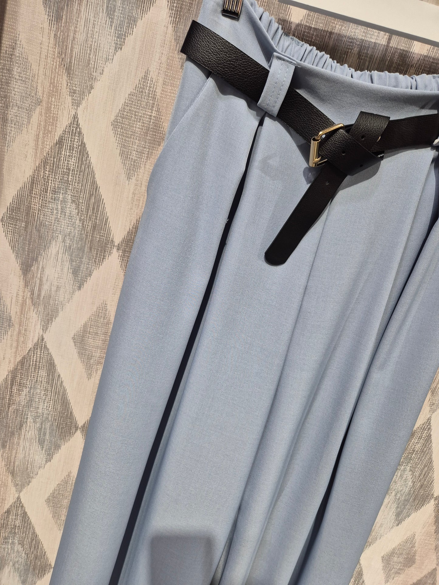 Pantalón A08