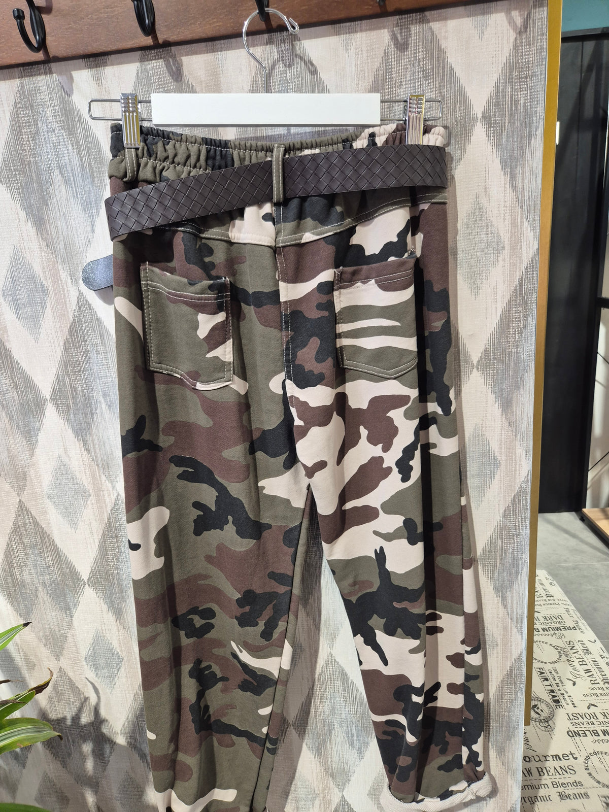 Pantalón jogger camuflaje