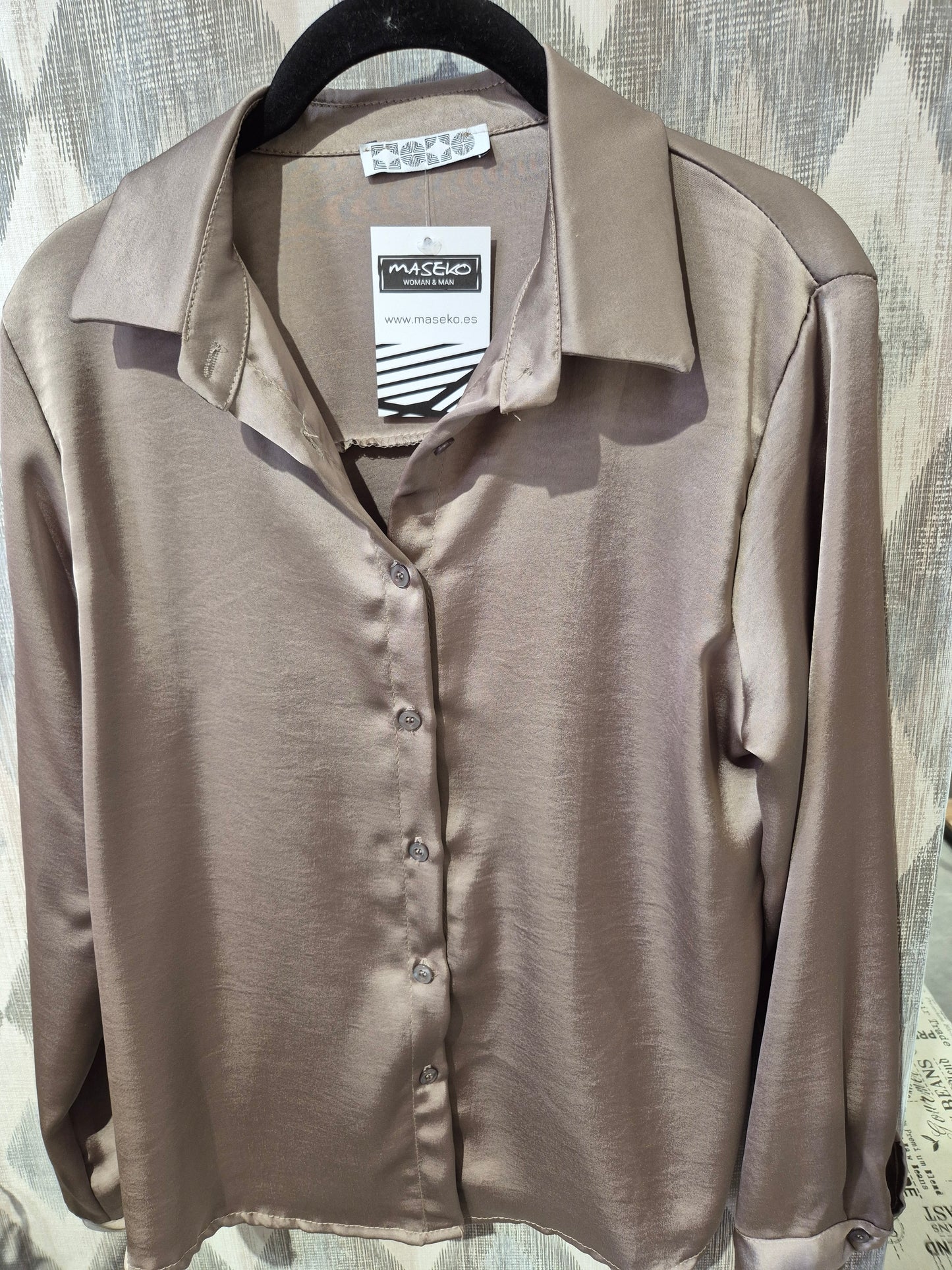 Blusa de satén