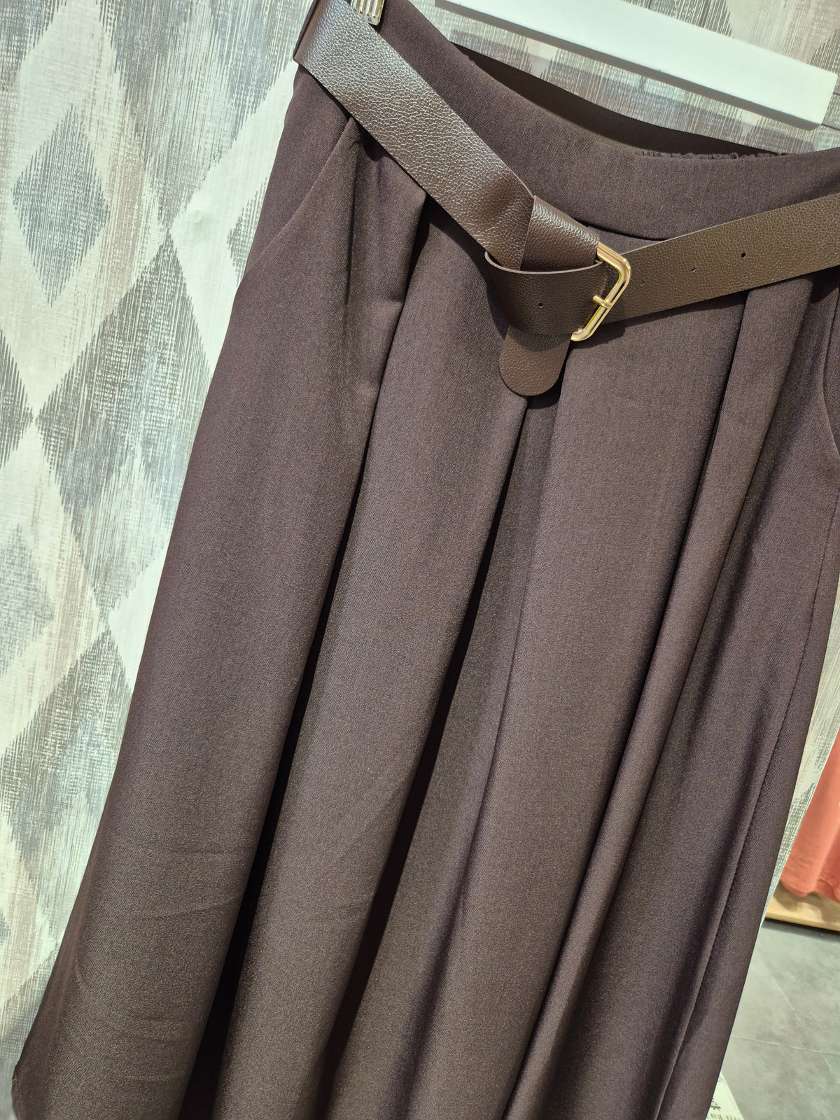 Falda midi