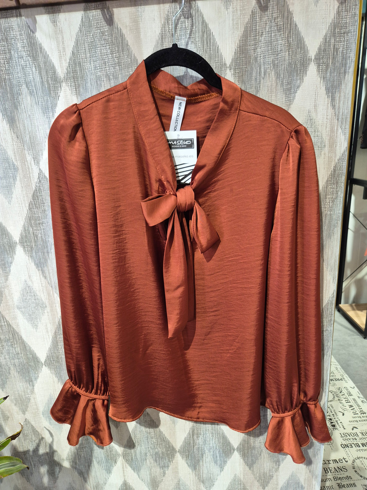 Blusa satén lazo