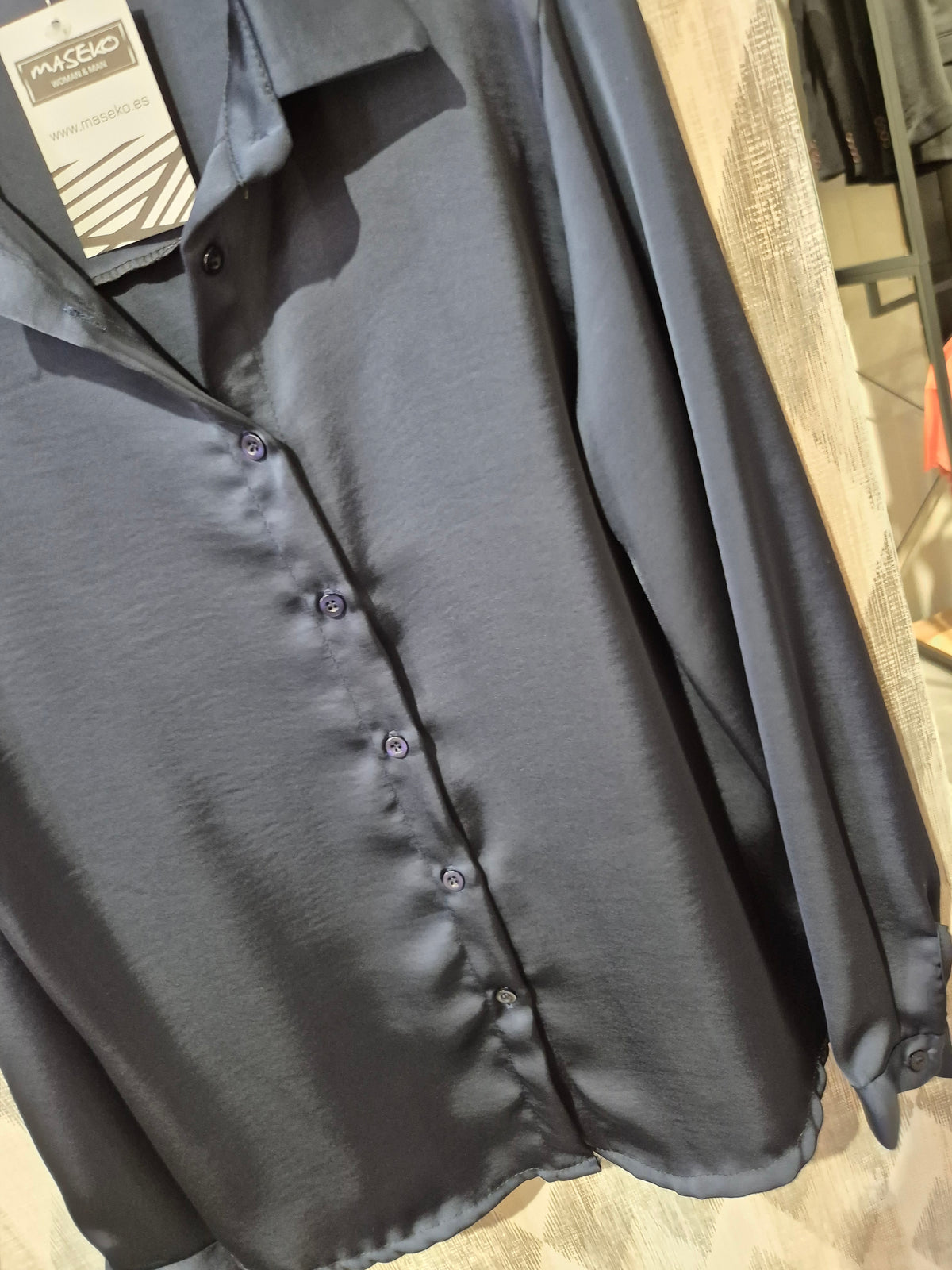 Blusa de satén
