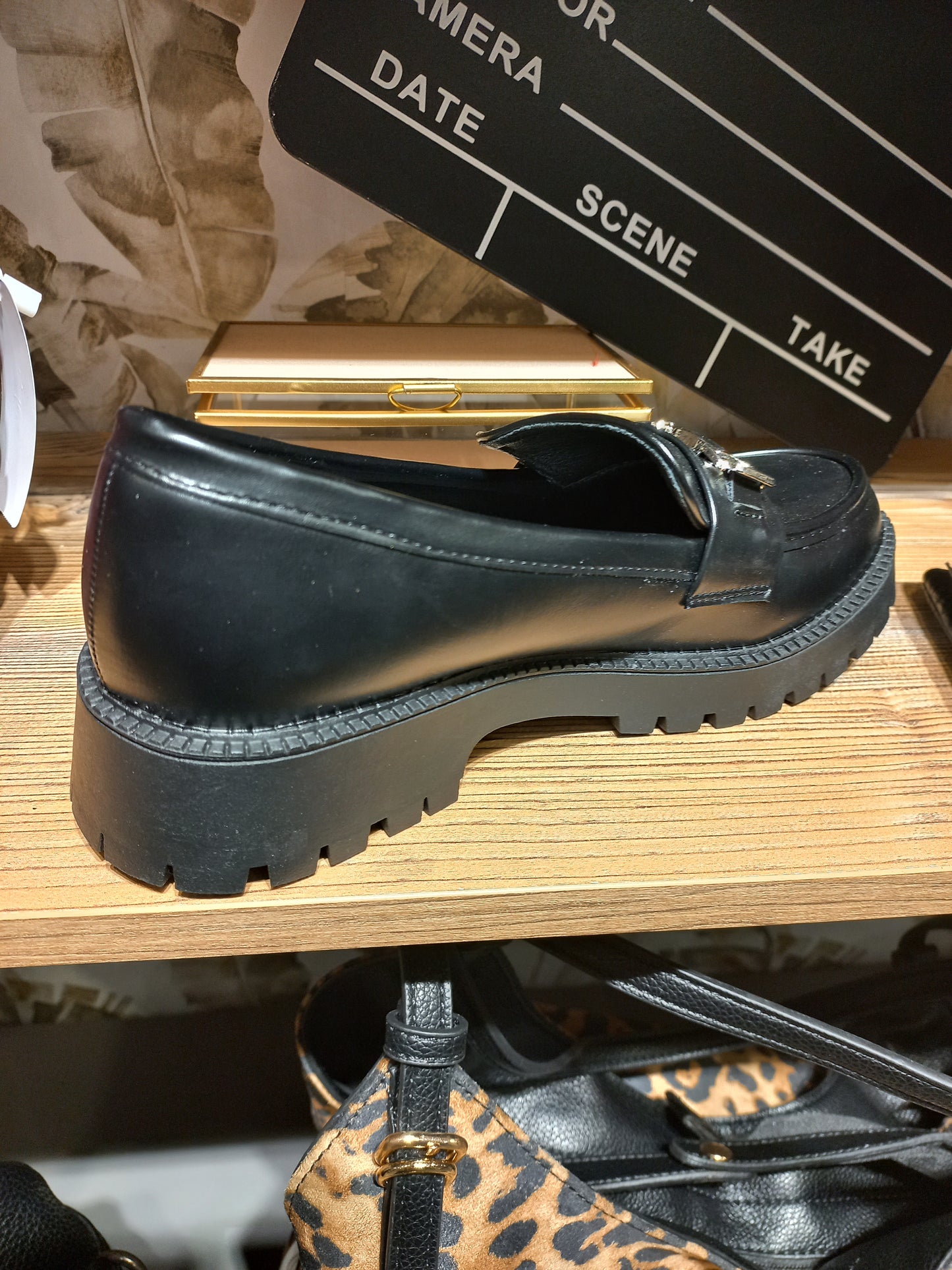 Mocasin negro
