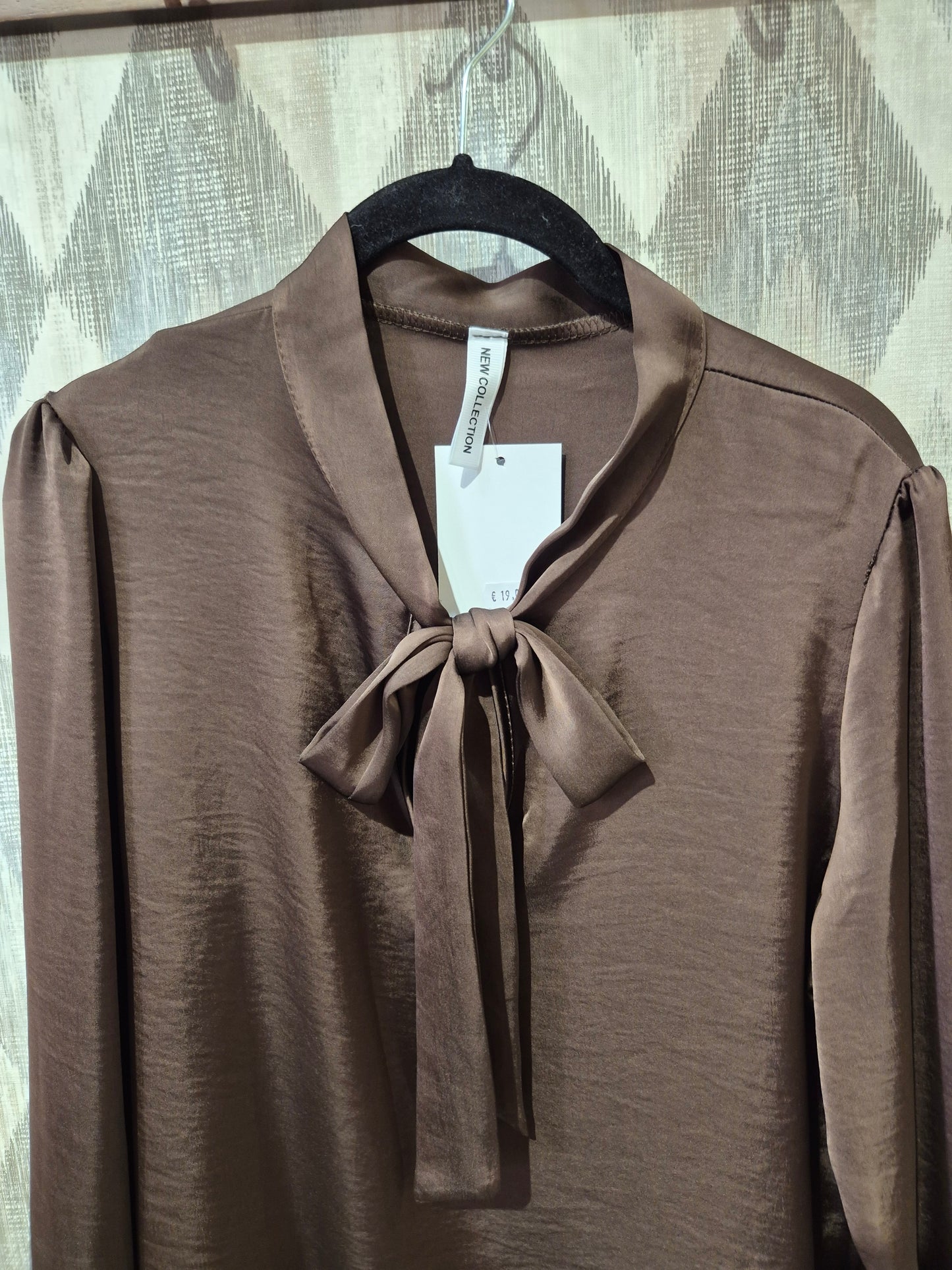 Blusa satén lazo